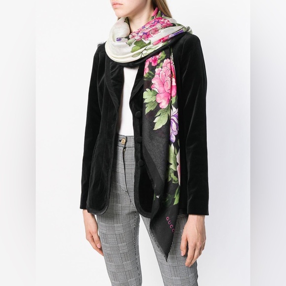 384. GUCCI Silk Rising Flowers XL Monogram Raw Edge Scarf 55” NWT $598 - Picture 1 of 6